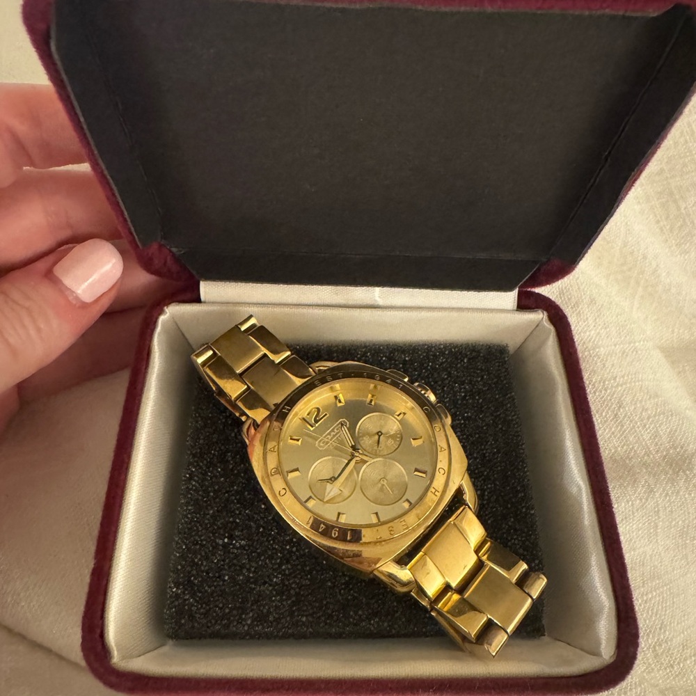 Coach Watch - Picture 2 of 5